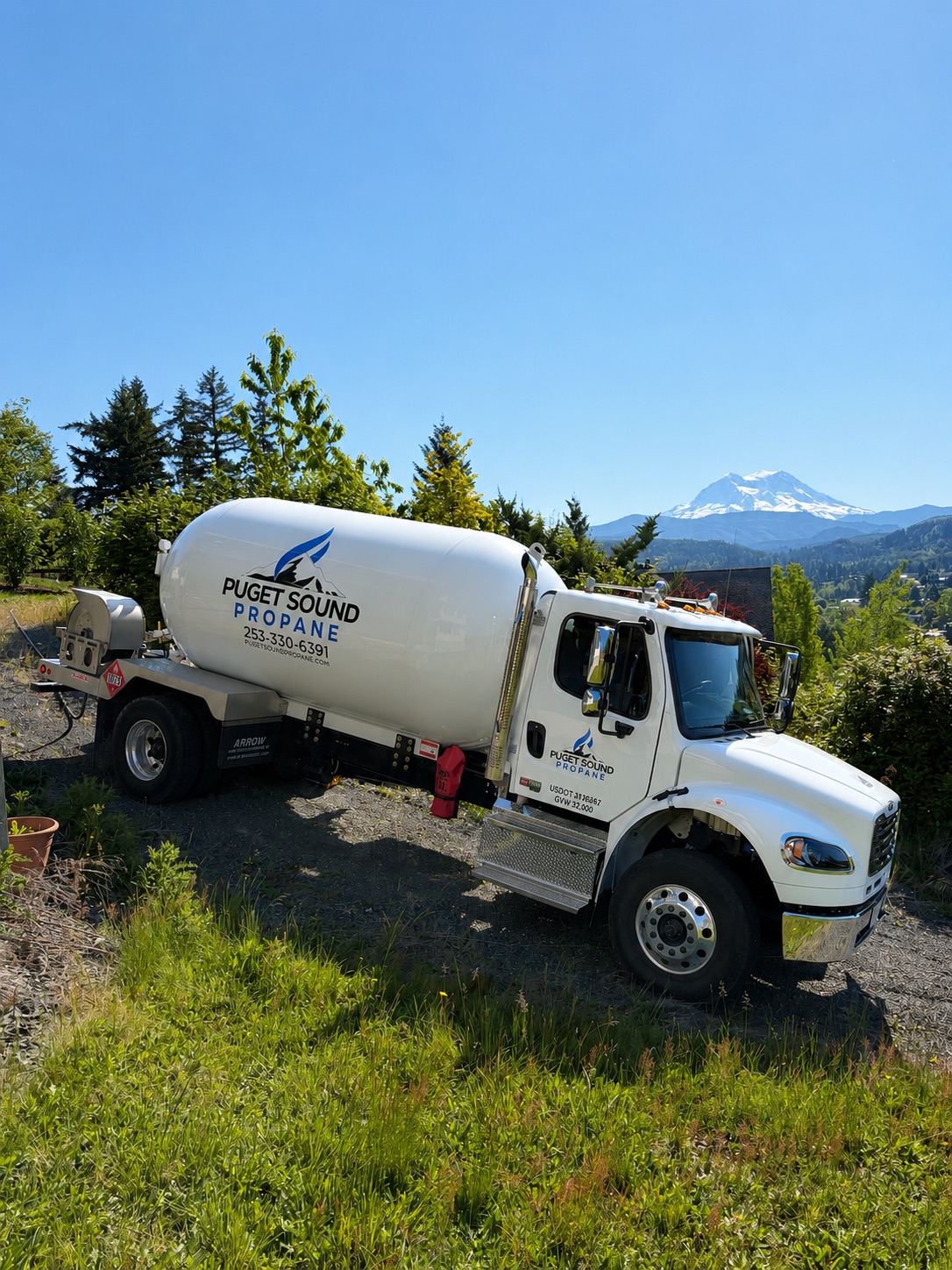 Puget Sound Propane truck arriving on site